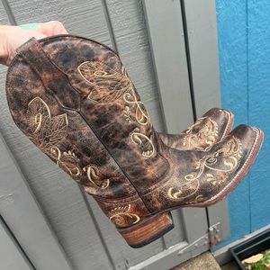 Embroidered western cowboy boots